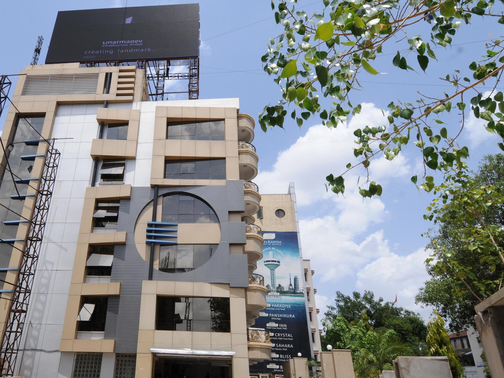 Neelkanth Paradise Hotel Ahmedabad Ngoại thất bức ảnh
