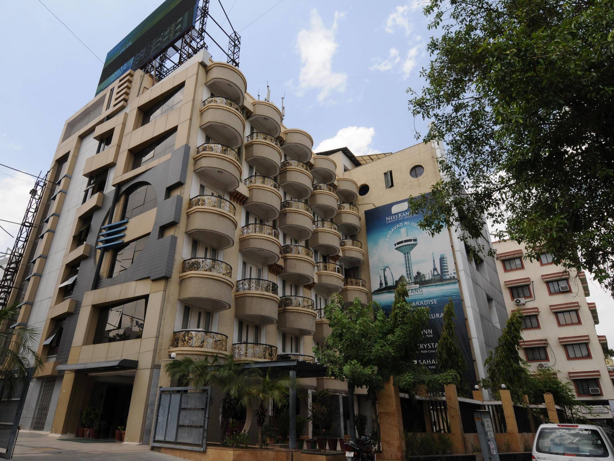 Neelkanth Paradise Hotel Ahmedabad Ngoại thất bức ảnh
