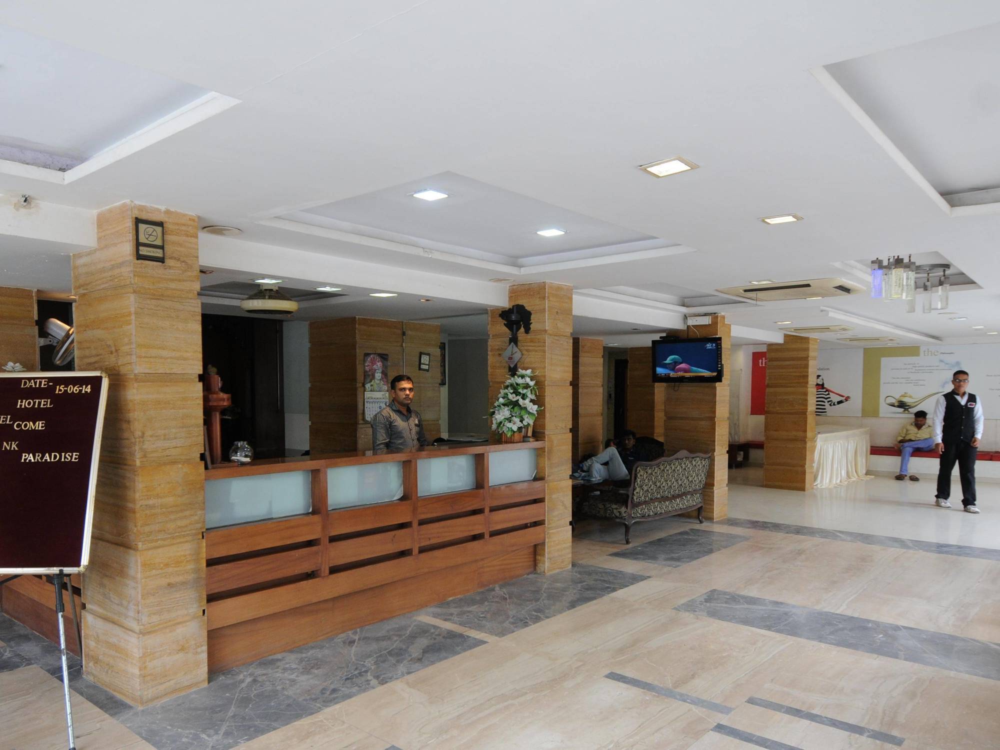 Neelkanth Paradise Hotel Ahmedabad Ngoại thất bức ảnh